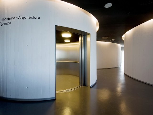 Ascensor circular Ayuntamiento de Lalín en Pontevedra