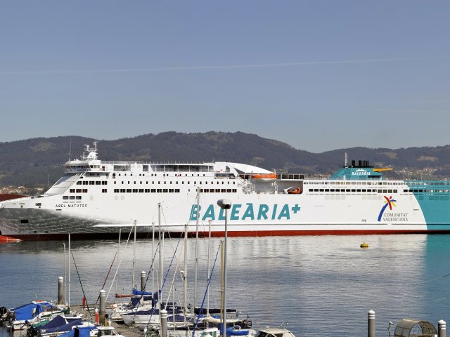 Ferry Balearia