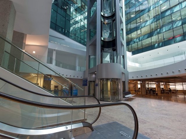 Ascensores y Escaleras Edificio Central Abanca Vigo