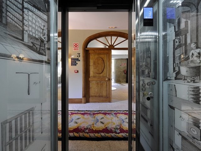 Ascensor en Hotel Quinta da auga en Santiago